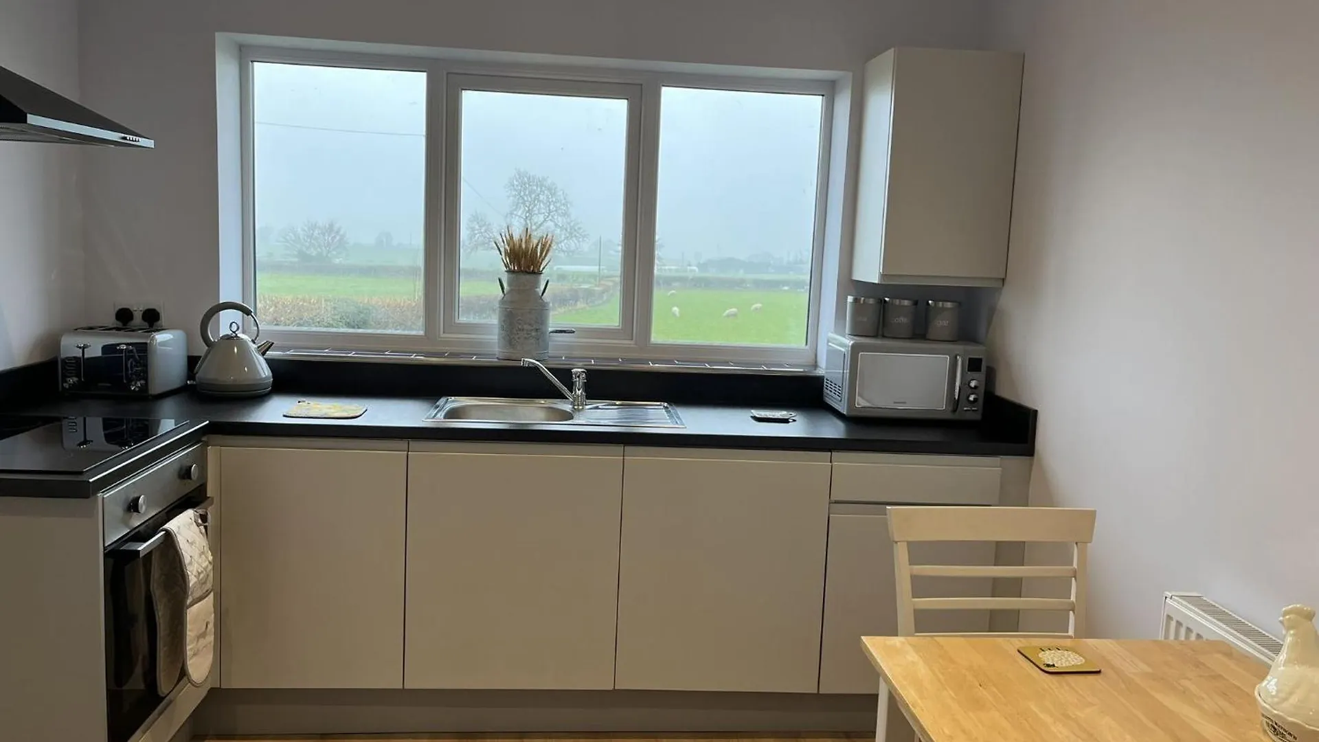 Tunstall Farm Cottage 0*, Tunstall (North Yorkshire)